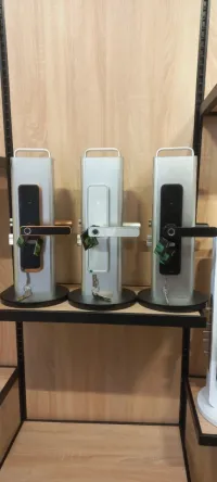 serrure avec empreinte spécialement porte en bois /أبواب خشبية