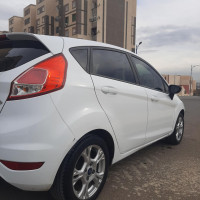 voitures-ford-fiesta-2016-trend-look-bouira-algerie