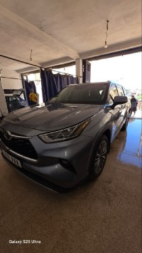 سيارات-toyota-higlinder-2022-platinum-بئر-خادم-الجزائر