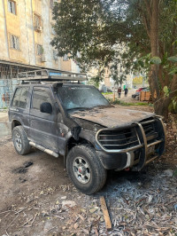 voitures-mitsubishi-pajero-court-2000-blida-algerie