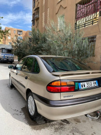 voitures-renault-laguna-1-1997-setif-algerie