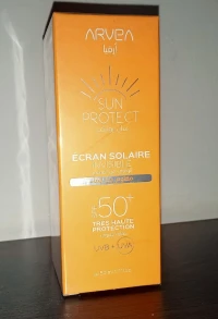 ÉCRAN SOLAIRE INVISIBLE 