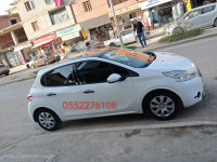 voitures-peugeot-208-2014-allure-reghaia-alger-algerie