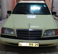 voitures-mercedes-classe-c-1993-180-algerie