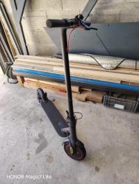 سكوتر-xiaomi-mi-electric-scooter-pro-tres-propre-batterie-quasiment-neuve-12600mahpneu-supplementaire-fourni-جنات-بومرداس-الجزائر