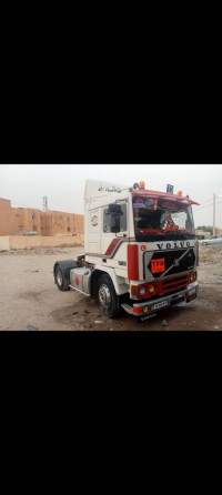 camion-f12-volvo-1985-kalaa-relizane-algerie