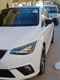 voitures-seat-ibiza-2019-high-facelift-es-senia-oran-algerie