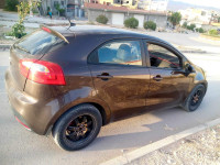 voitures-kia-rio-5-portes-2015-tebessa-algerie