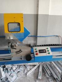ورشات-عمل-machine-decoupe-menuiserie-pvc-double-tete-بجاية-الجزائر