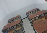 Tables et chaises scolaires 