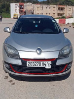 moyenne-berline-renault-megane-3-2014-new-play-el-hadaiek-skikda-algerie