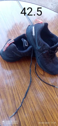 Plusieurs Modèles Chaussures de Sport