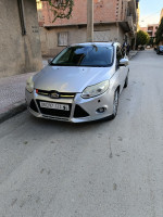 voitures-ford-focus-5-portes-2013-titanium-batna-algerie