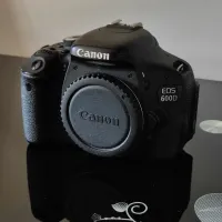 Canon EOS 600D Nu ( sans objectif ) 10K Clics + 2 batteries + chargeur original + bandoulière
