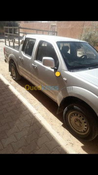 voitures-nissan-navara-2015-elegance-4x2-meftah-blida-algerie