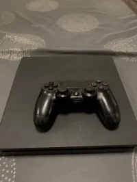 PS4 slim 500go version 11.02 avec 2 manettes originales 