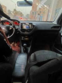 سيارات-peugeot-208-2014-طولقة-بسكرة-الجزائر