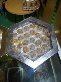 بسكرة-الجزائر-توريد-الطعام-و-حلويات-تمور-محشوة-رفيس-تونسي-تقليد