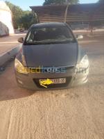 adrar-algerie-moyenne-berline-hyundai-i30-2011