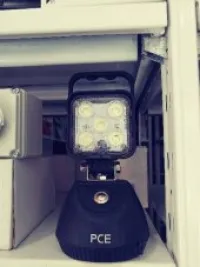 Projecteur portatif LED avec batterie 
