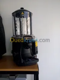 DISTRIBUTEUR DE CHOCOLAT CHAUD 