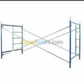 Échafaudage avec passerelle 