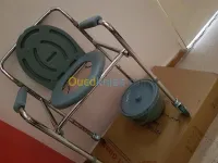 Chaise hygienique+doosier+roues+accou 
