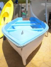 Bateau barque kayak pédalo.