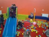Aire de jeux avec restauration