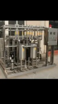 Machine et cuve et pasteurisateur
