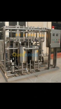 Machine et cuve et pasteurisateur