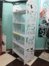 Stands ,présentoirs, etagères