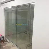 vitrine de façade en verre trempé