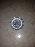 alger-baba-hassen-algerie-pièces-carrosserie-logo-calandre-mercedes