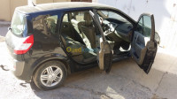 tlemcen-bab-el-assa-algerie-break-familiale-renault-scenic-2006