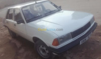 bejaia-semaoune-algerie-berline-peugeot-305-1985