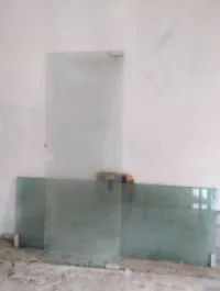 Porte en verre trompé 