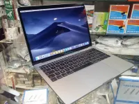 MacBook pro Retina 2017 i5 8Go 128SSD