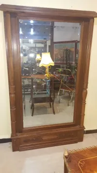 Grand miroir en noyer style Henri II