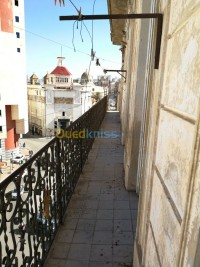 وهران-الجزائر-شقة-byaa-shk-5-ghrf-ohran
