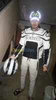 alger-kouba-algerie-pièces-moto-veste-et-cask-de-scorpion