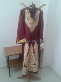 الجزائر-بئر-خادم-ملابس-تقليدية-djeba-sarienne-satiné-rouge