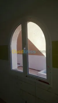 fenêtre-arquée -cintrée en aluminium