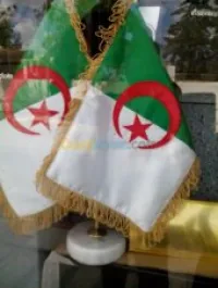 les drapeaux national algerien