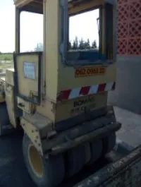 Location rouleau compacteur a pneu