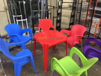 construction-travaux-chaise-plastique-et-table-draria-alger-algerie