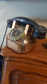 Téléphone à cadran rotatif en cuivre