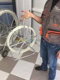 Aiguille tirage cable courant faible
