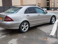 voitures-mercedes-classe-c-2004-220-avantgarde-zeralda-alger-algerie