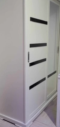 garde robe en bois hêtre 